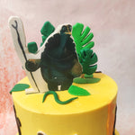 The hand-crafted figures of Master Oogway and Master Shifu bring the spirit of mentorship and perseverance to the forefront of this Master Oogway Cake. 