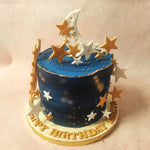 The night sky unfolds on a dark blue canvas, adorned white and gold stars gracefully twinkle on this Moon Cake 