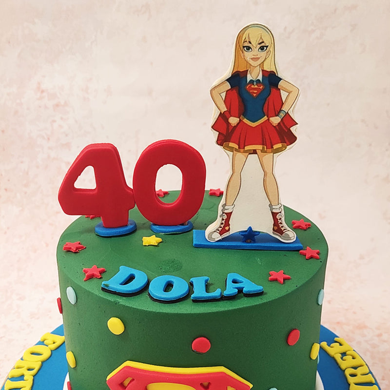 But it's the edible printout of the anime Superwoman atop this Superhero Theme Cake that truly captures the spirit of heroism. 