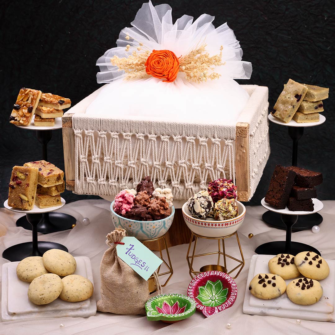 Unique Diwali Hamper Diwali gift hampers for corporate – Liliyum Patisserie Cafe