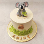 The simplistic, artistic and minimalistic aesthetic of this Koala theme cake is brought to life by the duo-toned green and white colour palette, accented by the greyness of the Koala. 