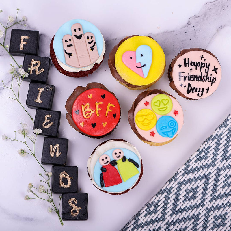 Friendship day assorted cupcakes for all the besties out there. These assorted cupcakes are in different flavours like red velvet, vanilla and chocolate   