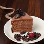 This Belgian chocolate cake is very premium cake and uses premium ingredients. If you prefer, you can also order this as an eggless chocolate cake. Unassuming and refined – this Belgian couverture chocolate cake is our tribute to the finer things in life. Bring every celebration to life with this premium chocolate cake from Liliyum.