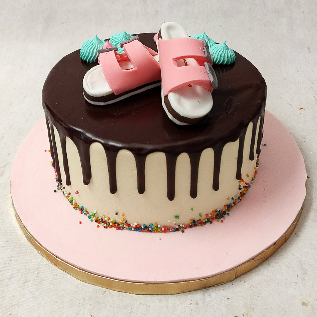 High Heel Shoe Cake #cakedecorating #cakedesign #baker #bakersofinsta  #bakersofinstagram #cakedecorating #buttercreamcakes #prettycakes... |  Instagram