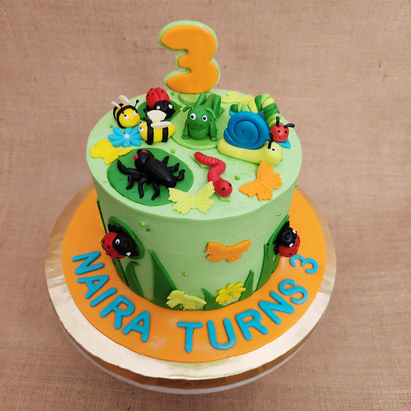 This cute bugs cake is the most colorful cake you can come across in liliyums menu. This kids birthday will surely be loved by all kids as their birthday cake