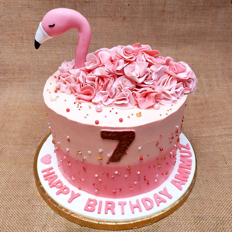 Flamingo theme cake with a beautiful pink and peach shade colour. This flamingo cake is definitely the best birthday cake for her or as a cake for girls
