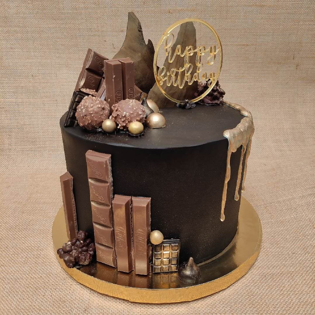Kitkat cake for a chocolate lover who loves eating chocolates anytime. This kitkat cake can also be a best option as a birthday cake for dad or mom which will take them to their childhood