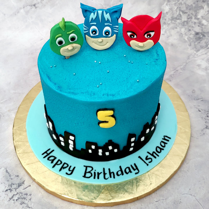 Whether it's time to fight crime or blow out your candles, this PJ mask cake is for the heroes who would trade in the cape for some quality cake. This Cat boy cake is inspired by the superhero show for preschoolers...an Owlette cake for the adorers of Amaya!