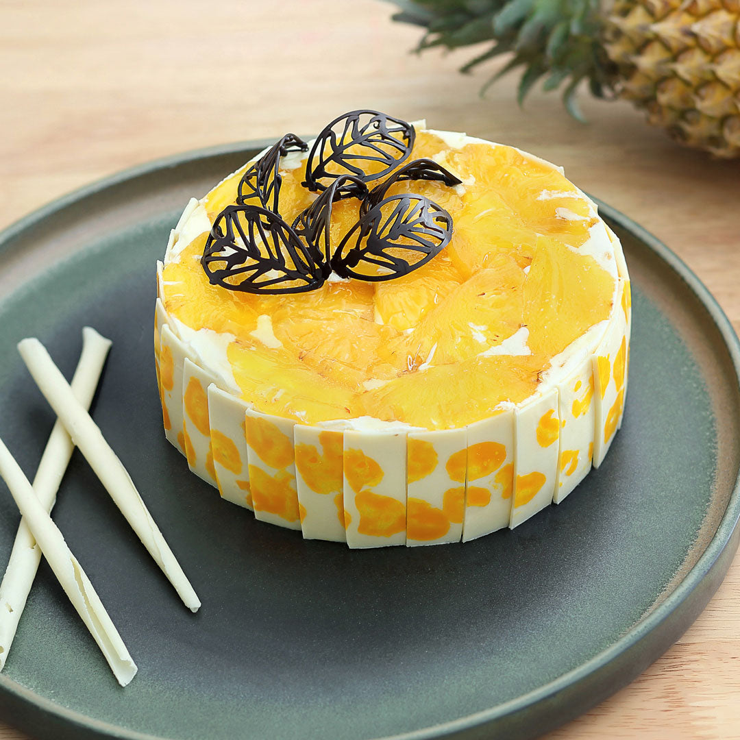 Heart Shape Pineapple Cake online cake delivery.