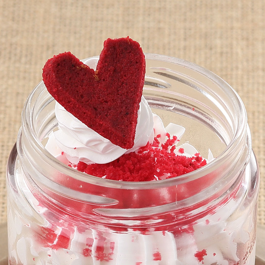 Red Velvet Jar Cake Recipe: How to Make It