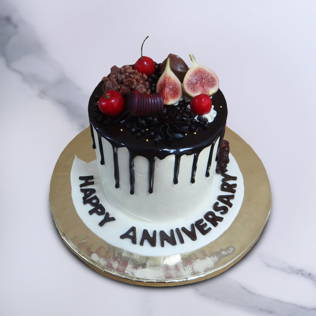 This fruit chocolate cake has something for your health and something for your heart. The chocolate drip cake design takes vibrant design to a whole new level of hearty and wholesome.