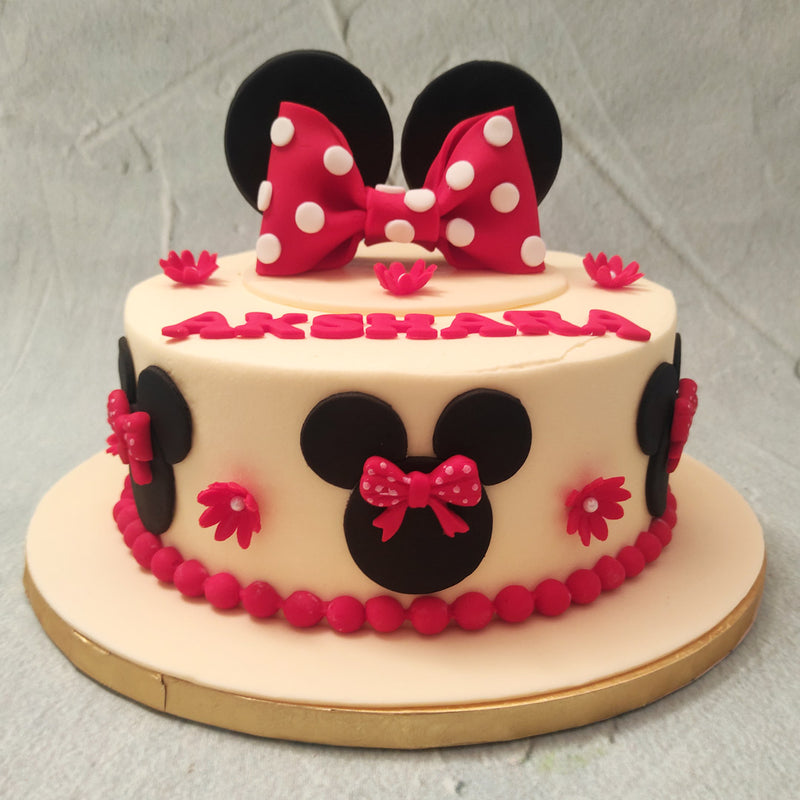 Minnie Mouse, a cartoon character created by Disney in the 1930s has been stealing children’s hearts for almost a hundred years now and this Minnie cake  was created with the same intention. 