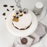 Top view of our Oreo cheesecake with a beautiful decoration on top of this beautiful no bake oreo cheesecake