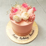 Bouquet or bakery? The ultimate birthday question. But why settle when with this pink and white birthday cake, you can have both. If you know someone who deserves only the best, gift her this aesthetic, artisanal and artistic pink white and gold birthday cake!