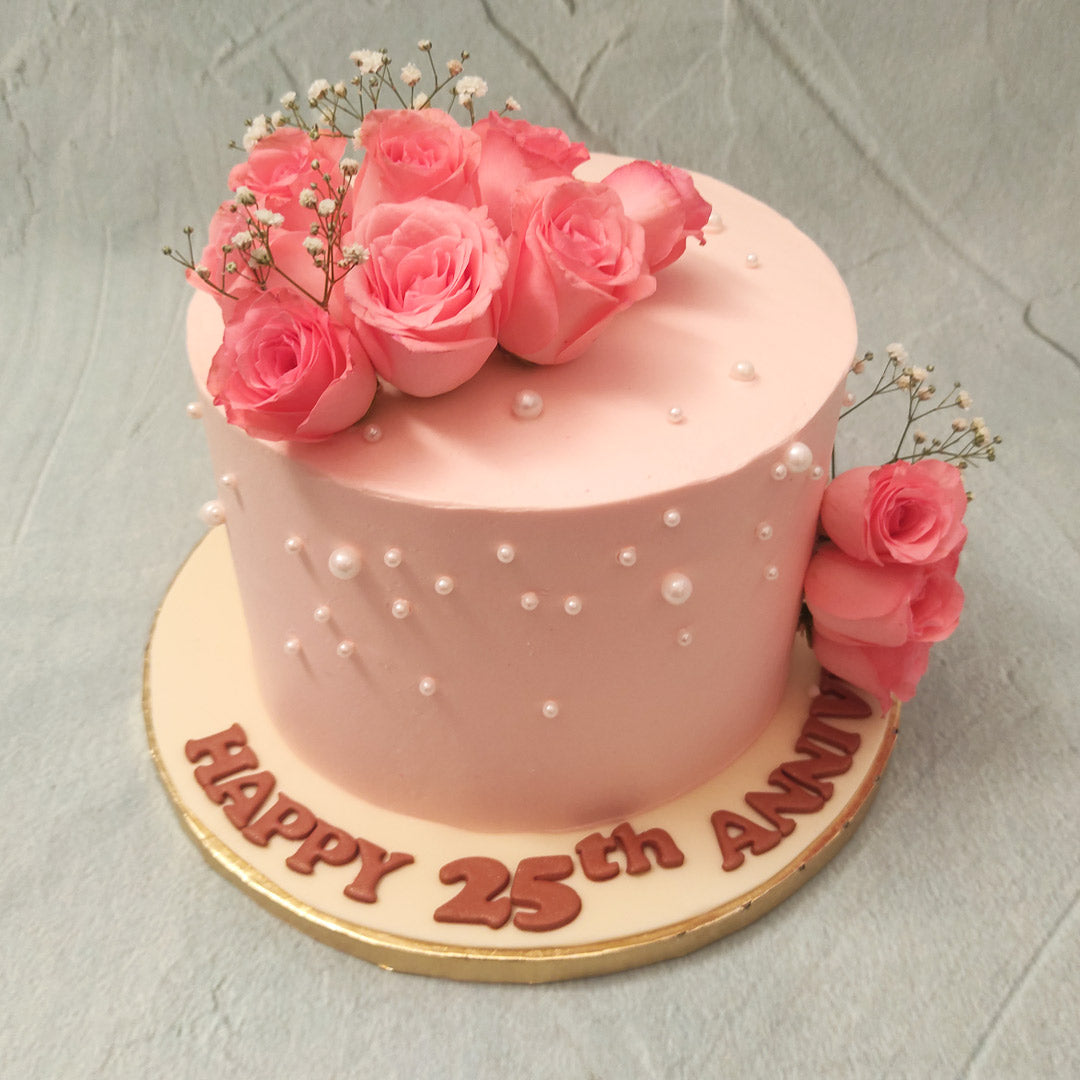 Buy/Send Lovely Red Roses Around Vanilla Cake Half Kg Online- FNP