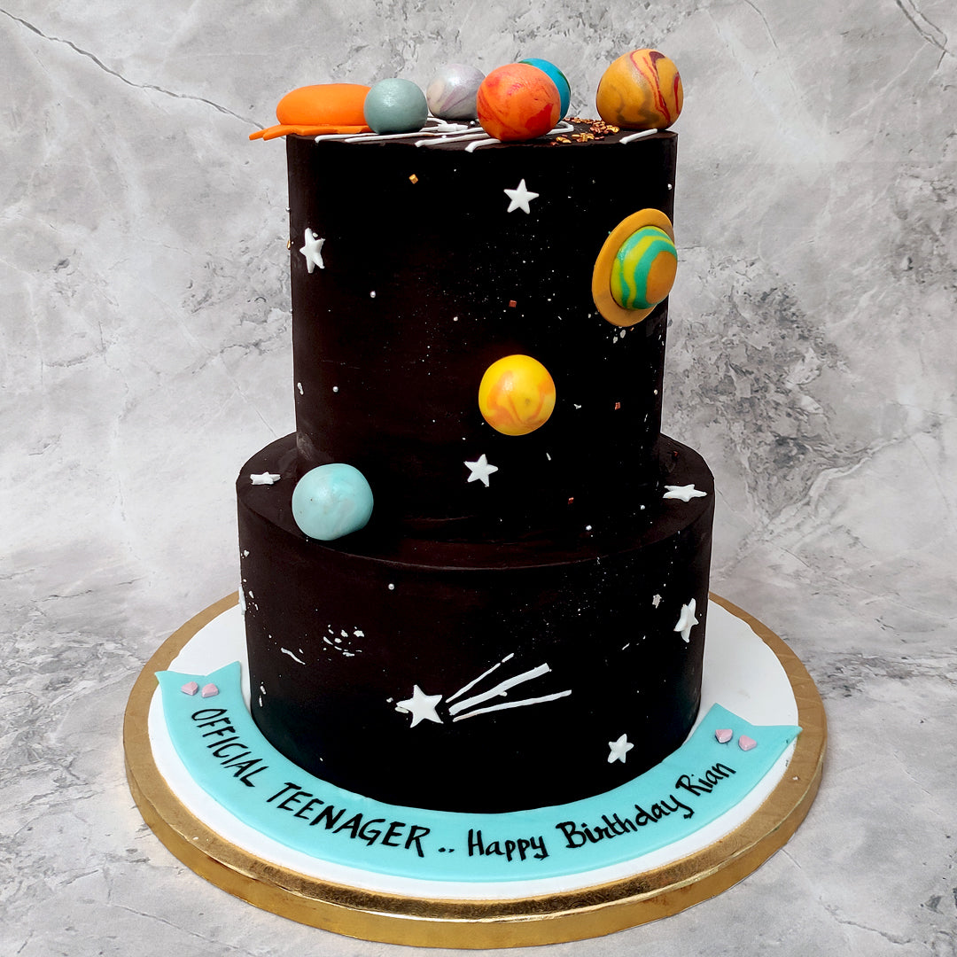 Solar System Night Cake – Creme Castle