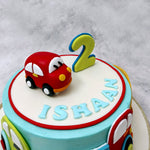 Traffic lights and colourful automobiles are a thing of fascination to any toddler as they engage the senses and seem like magical instruments in their environment. This toy car cake plays into that imagination to give children a fictional element of delight using things from the real world.