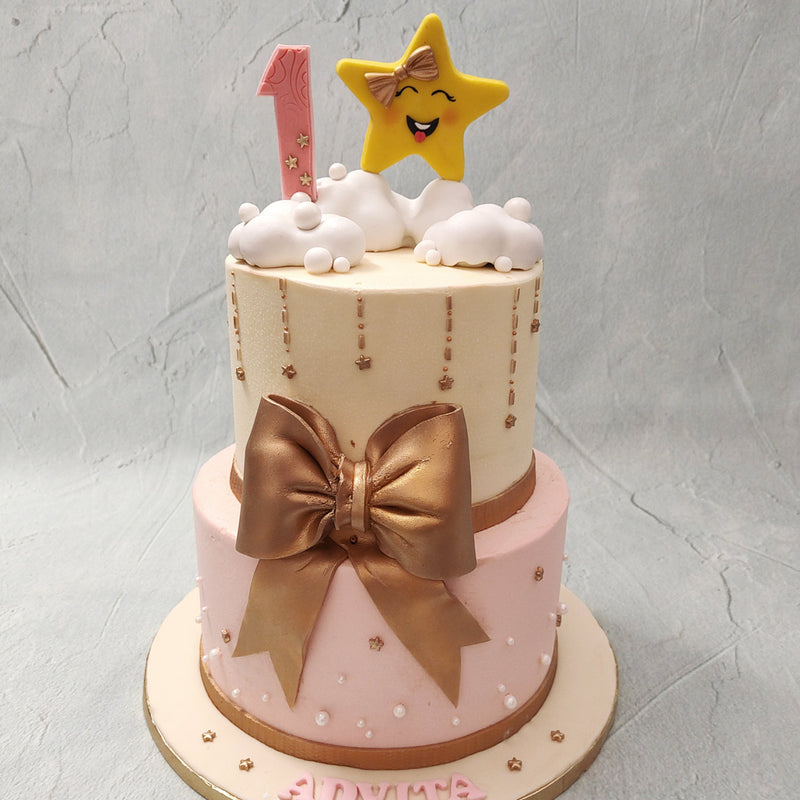 This twinkle twinkle little star cake is a leak behind the curtain of every child's imagination, A twinkle twinkle cake for your little star!